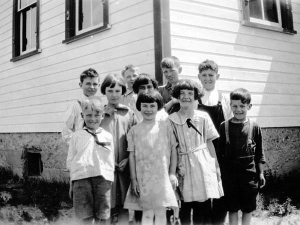 A group of students in front of Wapaha School