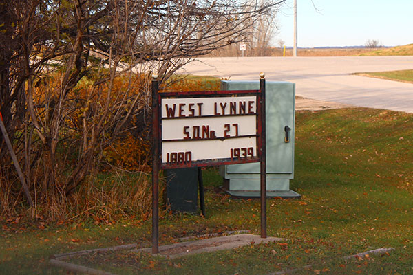 West Lynne School commemorative monument