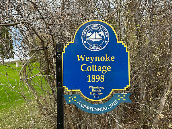 Weynoke Cottage commemorative plaque