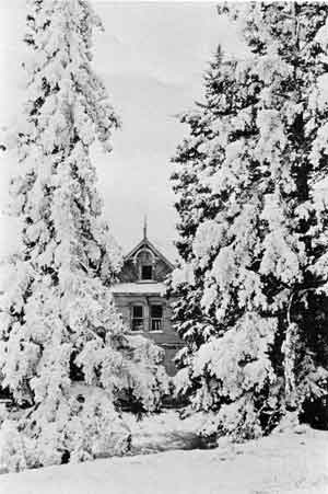 The abandoned Kerr House as seen from the carriage road. The house was built on a modified L Plan.