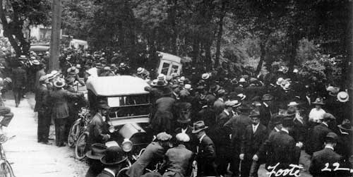 Crowd in Victoria Park during the General Strike, 1919.