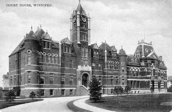 The “Old Court House” Building. The University used the south wing for Arts, Law and Administration, and the basement for Engineering.