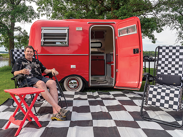 The author with his custom-painted boler.