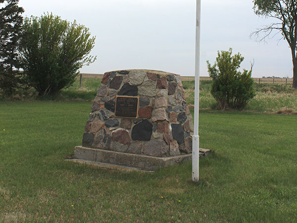 Berry Hill School commemorative monument