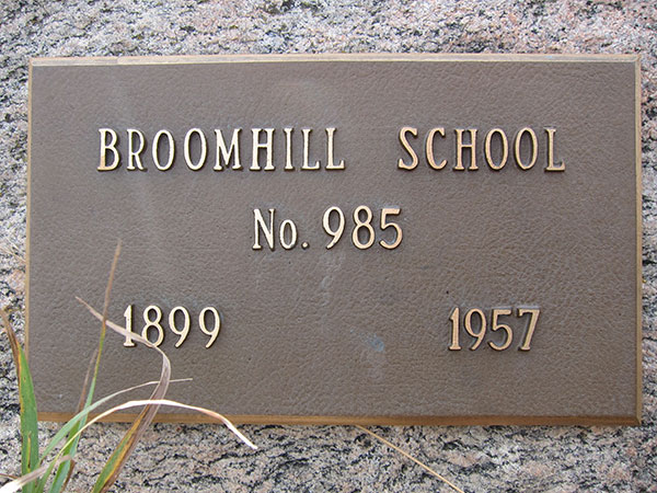 Plaque on the Broomhill School commemorative monument