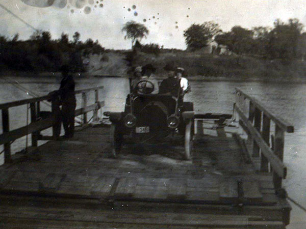 Automobile crossing aboard the Treesbank Ferry